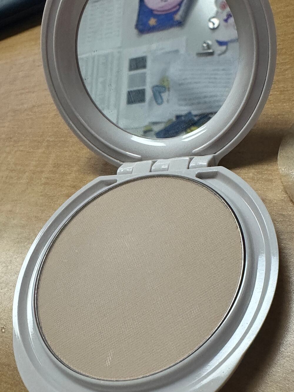NOS VTG Avon Perfecting Pressed Face Powder Translucent